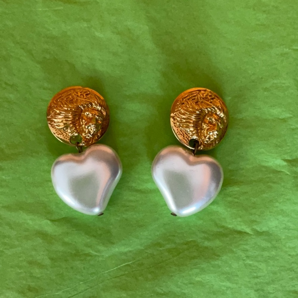 NEW! VERSUS Gianni Versace Large Clip On Earrings - Picture 1 of 5